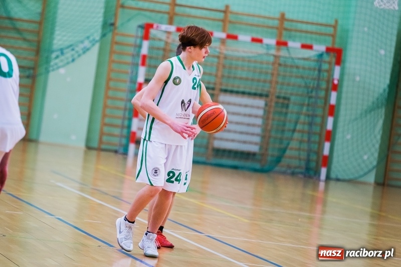 Zdjęcie w galerii na portalu naszraciborz.pl: Finały miejskie w koszykówce chłopców szkół podstawowych wiadomości z regionu