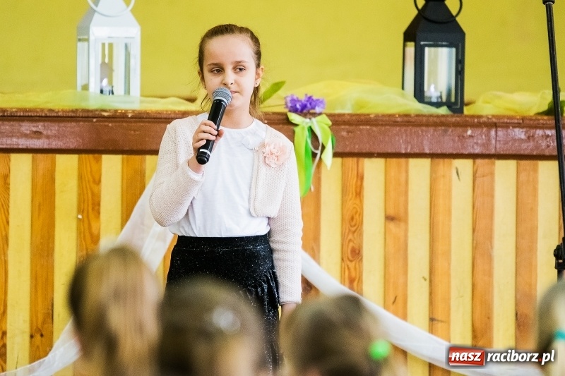 Zdjęcie w galerii na portalu naszraciborz.pl: Gminny Konkurs Piosenki Religijnej w Borucinie  wiadomości z regionu