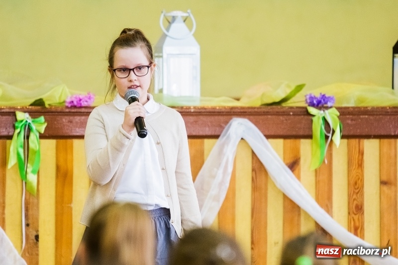 Zdjęcie w galerii na portalu naszraciborz.pl: Gminny Konkurs Piosenki Religijnej w Borucinie  wiadomości z regionu