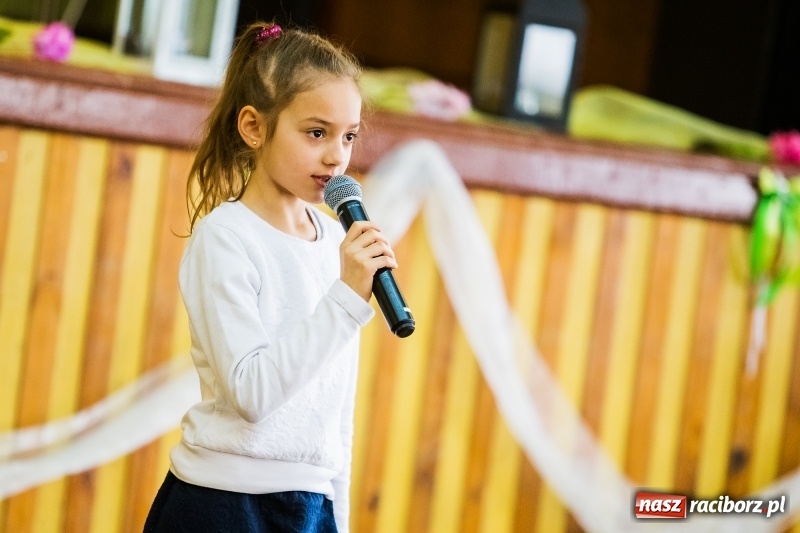 Zdjęcie w galerii na portalu naszraciborz.pl: Gminny Konkurs Piosenki Religijnej w Borucinie  wiadomości z regionu