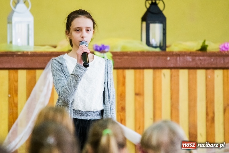 Zdjęcie w galerii na portalu naszraciborz.pl: Gminny Konkurs Piosenki Religijnej w Borucinie  wiadomości z regionu