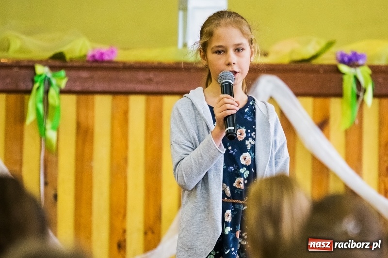 Zdjęcie w galerii na portalu naszraciborz.pl: Gminny Konkurs Piosenki Religijnej w Borucinie  wiadomości z regionu