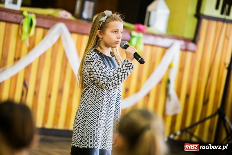 Zdjęcie w galerii na portalu naszraciborz.pl: Gminny Konkurs Piosenki Religijnej w Borucinie  wiadomości z regionu