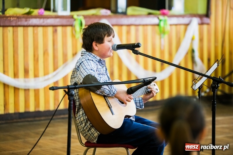 Zdjęcie w galerii na portalu naszraciborz.pl: Gminny Konkurs Piosenki Religijnej w Borucinie  wiadomości z regionu