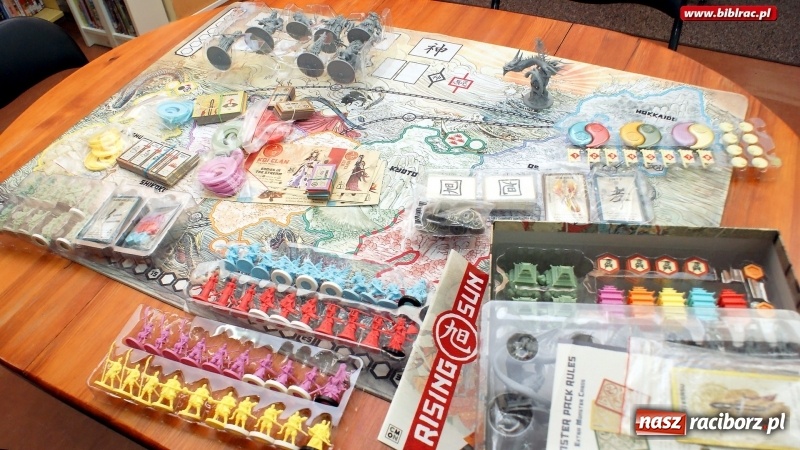 Zdjęcie w galerii na portalu naszraciborz.pl: Pograjmy razem! Japońskie stwory w bibliotece  wiadomości z regionu