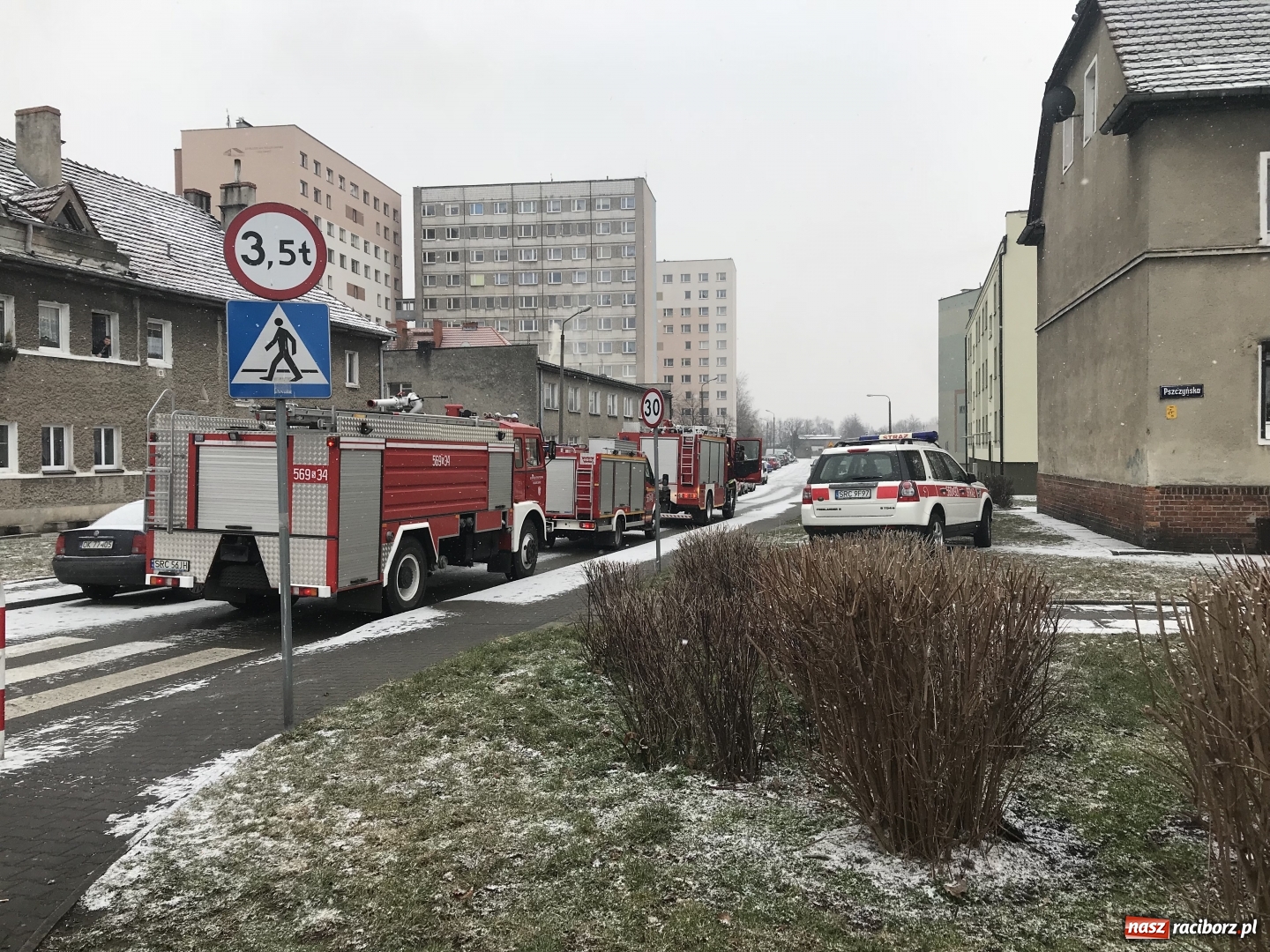 Zdjęcie w galerii na portalu naszraciborz.pl: Poranny alarm na Mysłowickiej. Mieszkańcy wyczuli gaz  wiadomości z regionu