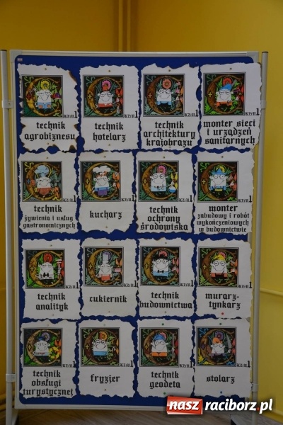 Zdjęcie w galerii na portalu naszraciborz.pl: Przy Wileńskiej otwarto uczniowską Dziuplę wiadomości z regionu