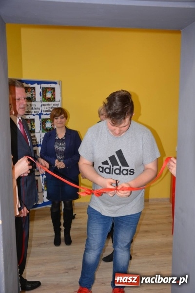 Zdjęcie w galerii na portalu naszraciborz.pl: Przy Wileńskiej otwarto uczniowską Dziuplę wiadomości z regionu
