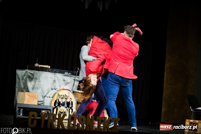 Zdjęcie w galerii na portalu naszraciborz.pl: Kabaret Hrabi wystąpił w Raciborskim Centrum Kultury wiadomości z regionu