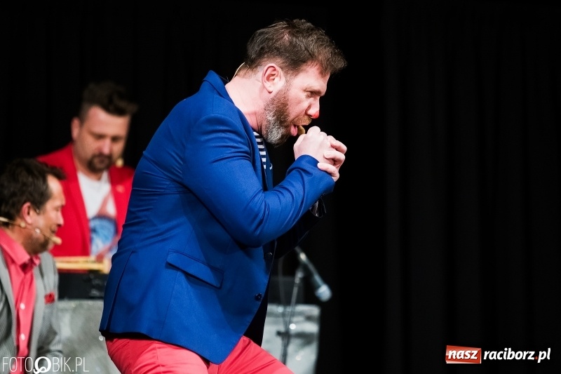 Zdjęcie w galerii na portalu naszraciborz.pl: Kabaret Hrabi wystąpił w Raciborskim Centrum Kultury wiadomości z regionu
