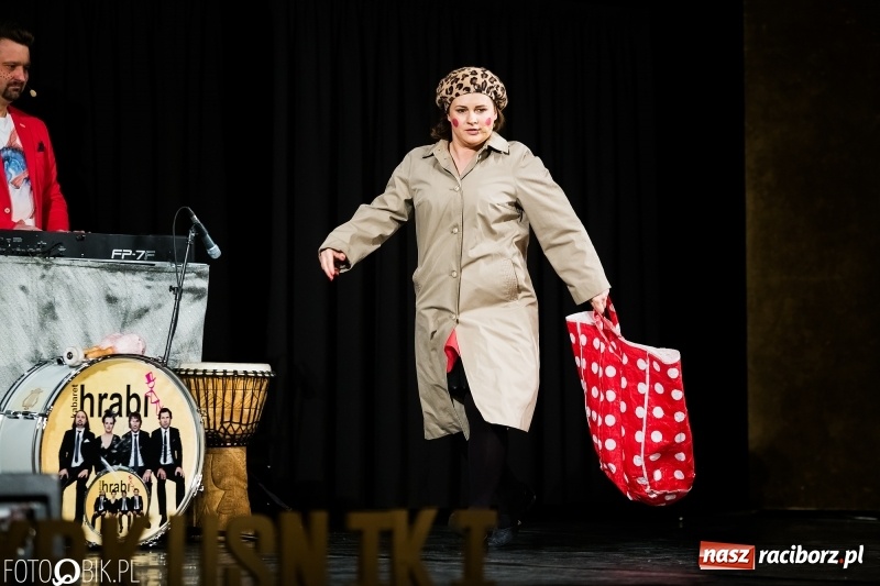 Zdjęcie w galerii na portalu naszraciborz.pl: Kabaret Hrabi wystąpił w Raciborskim Centrum Kultury wiadomości z regionu