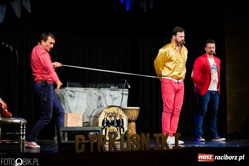 Zdjęcie w galerii na portalu naszraciborz.pl: Kabaret Hrabi wystąpił w Raciborskim Centrum Kultury wiadomości z regionu