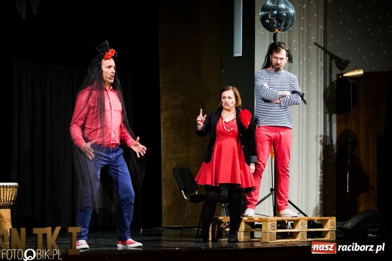Zdjęcie w galerii na portalu naszraciborz.pl: Kabaret Hrabi wystąpił w Raciborskim Centrum Kultury wiadomości z regionu