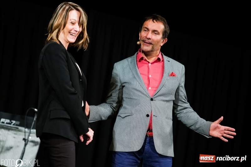 Zdjęcie w galerii na portalu naszraciborz.pl: Kabaret Hrabi wystąpił w Raciborskim Centrum Kultury wiadomości z regionu