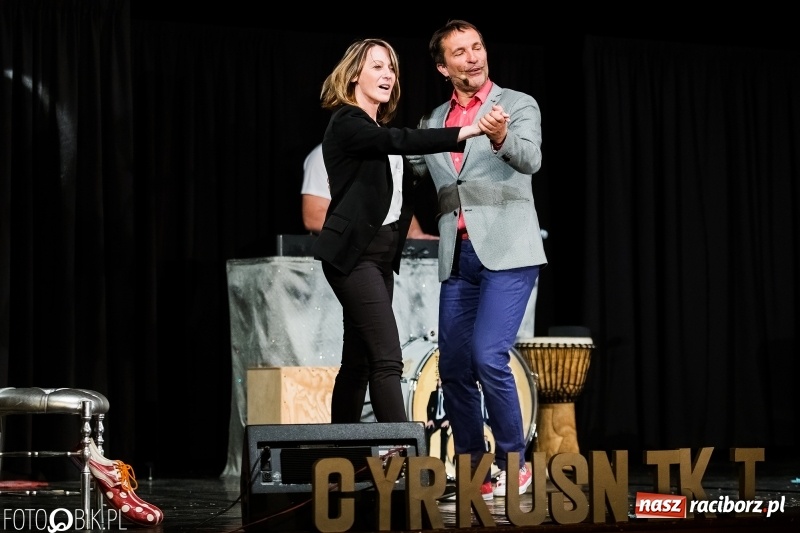 Zdjęcie w galerii na portalu naszraciborz.pl: Kabaret Hrabi wystąpił w Raciborskim Centrum Kultury wiadomości z regionu