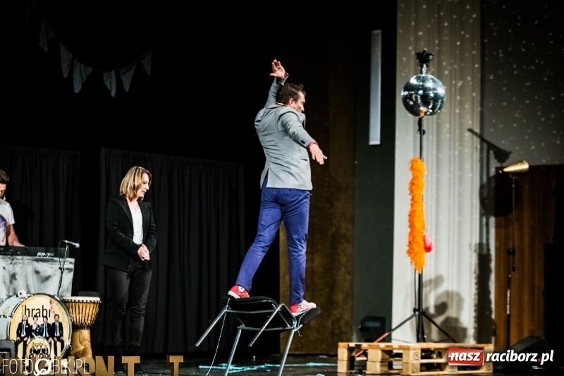 Zdjęcie w galerii na portalu naszraciborz.pl: Kabaret Hrabi wystąpił w Raciborskim Centrum Kultury wiadomości z regionu