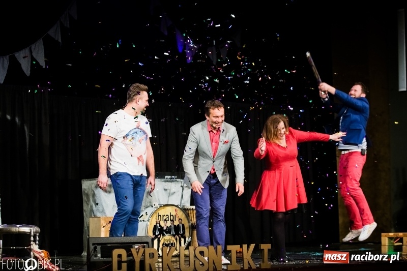 Zdjęcie w galerii na portalu naszraciborz.pl: Kabaret Hrabi wystąpił w Raciborskim Centrum Kultury wiadomości z regionu