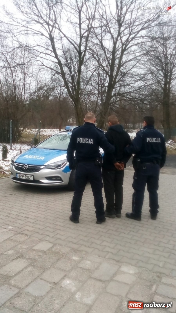 Zdjęcie w galerii na portalu naszraciborz.pl: Bez powodu pobili przechodnia i uciekli  wiadomości z regionu