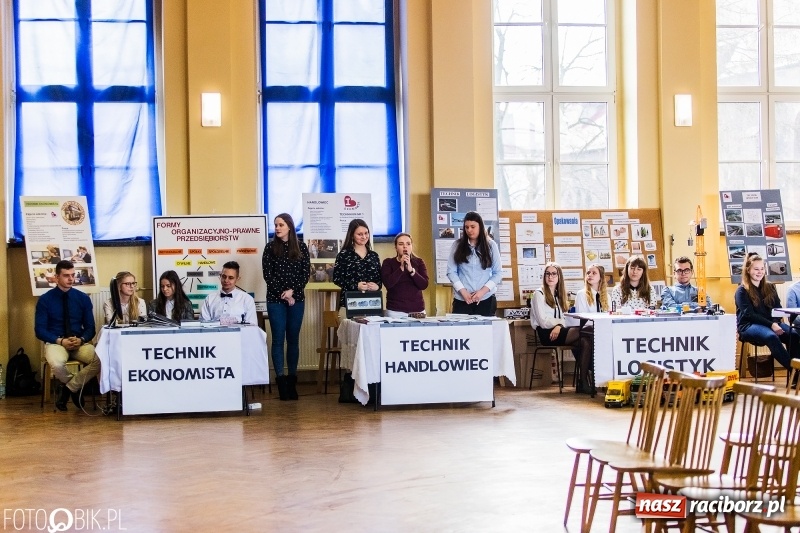 Zdjęcie w galerii na portalu naszraciborz.pl: Pierwszy Dzień Wiosny, czyli Dni Otwarte w Ekonomiku wiadomości z regionu