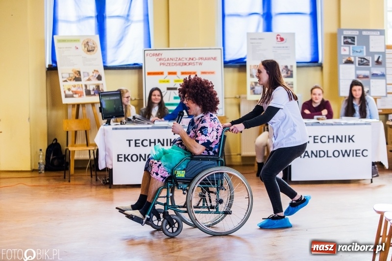 Zdjęcie w galerii na portalu naszraciborz.pl: Pierwszy Dzień Wiosny, czyli Dni Otwarte w Ekonomiku wiadomości z regionu