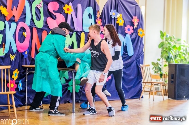 Zdjęcie w galerii na portalu naszraciborz.pl: Pierwszy Dzień Wiosny, czyli Dni Otwarte w Ekonomiku wiadomości z regionu