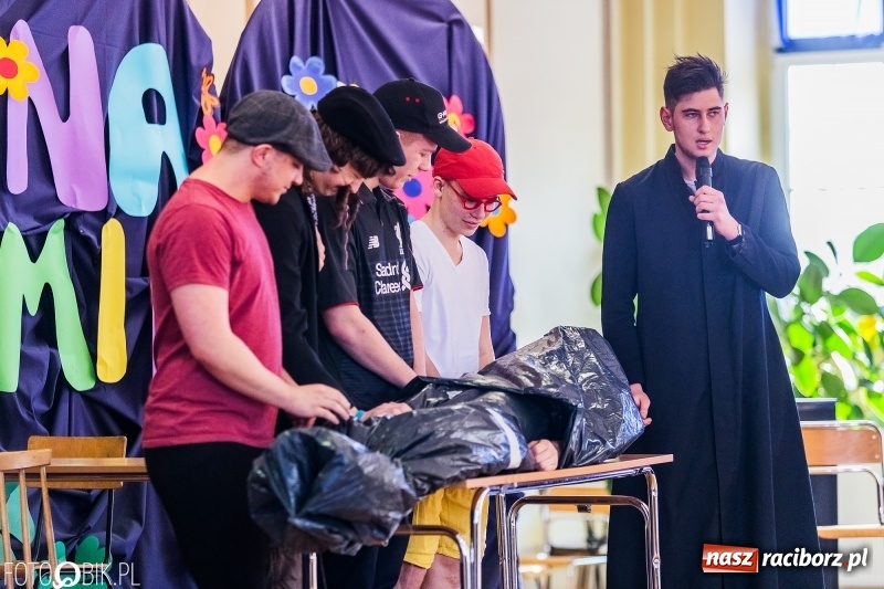 Zdjęcie w galerii na portalu naszraciborz.pl: Pierwszy Dzień Wiosny, czyli Dni Otwarte w Ekonomiku wiadomości z regionu