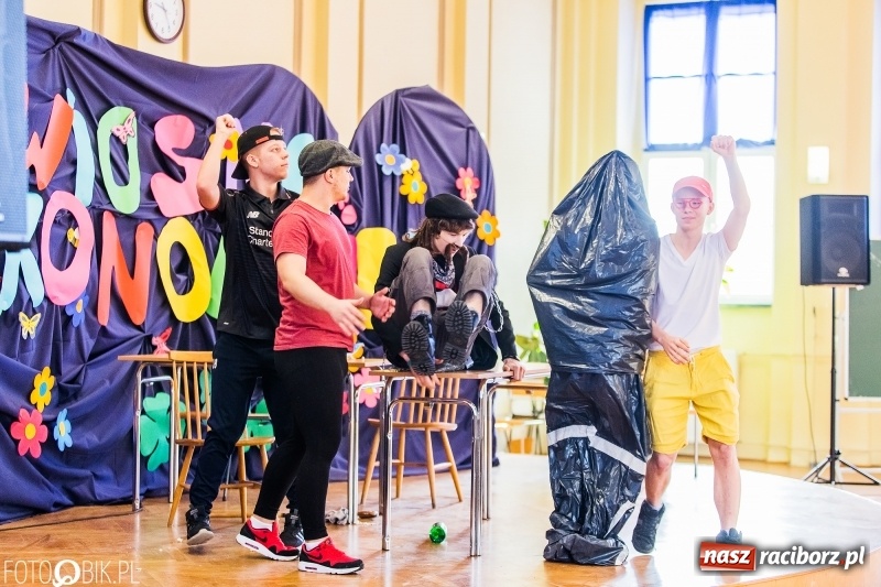 Zdjęcie w galerii na portalu naszraciborz.pl: Pierwszy Dzień Wiosny, czyli Dni Otwarte w Ekonomiku wiadomości z regionu