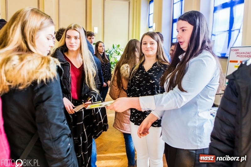 Zdjęcie w galerii na portalu naszraciborz.pl: Pierwszy Dzień Wiosny, czyli Dni Otwarte w Ekonomiku wiadomości z regionu