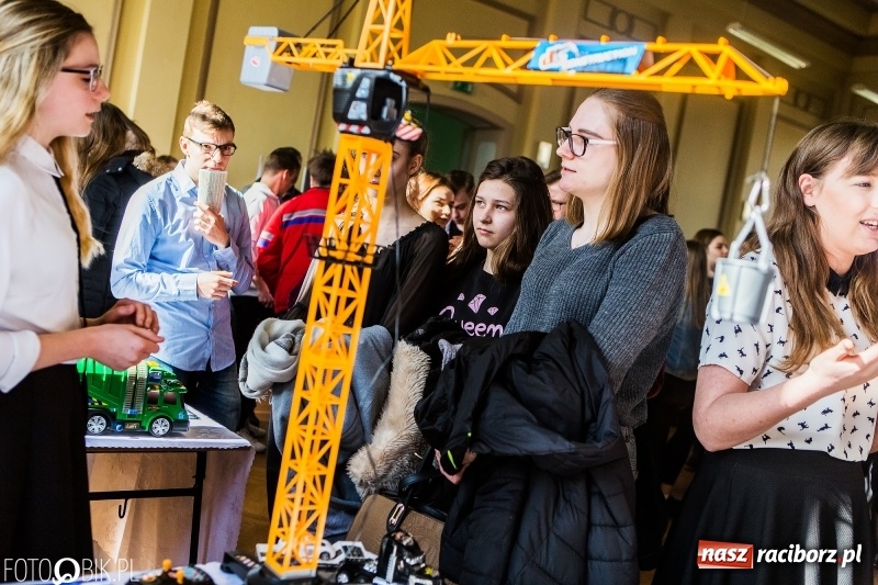 Zdjęcie w galerii na portalu naszraciborz.pl: Pierwszy Dzień Wiosny, czyli Dni Otwarte w Ekonomiku wiadomości z regionu