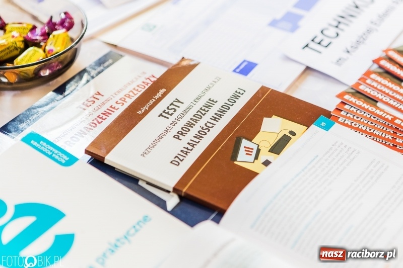 Zdjęcie w galerii na portalu naszraciborz.pl: Pierwszy Dzień Wiosny, czyli Dni Otwarte w Ekonomiku wiadomości z regionu