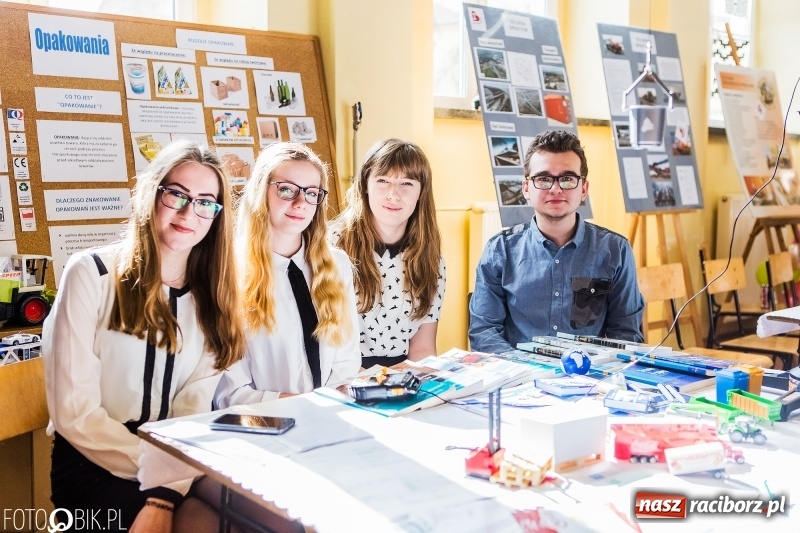 Zdjęcie w galerii na portalu naszraciborz.pl: Pierwszy Dzień Wiosny, czyli Dni Otwarte w Ekonomiku wiadomości z regionu