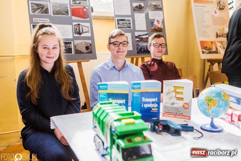 Zdjęcie w galerii na portalu naszraciborz.pl: Pierwszy Dzień Wiosny, czyli Dni Otwarte w Ekonomiku wiadomości z regionu