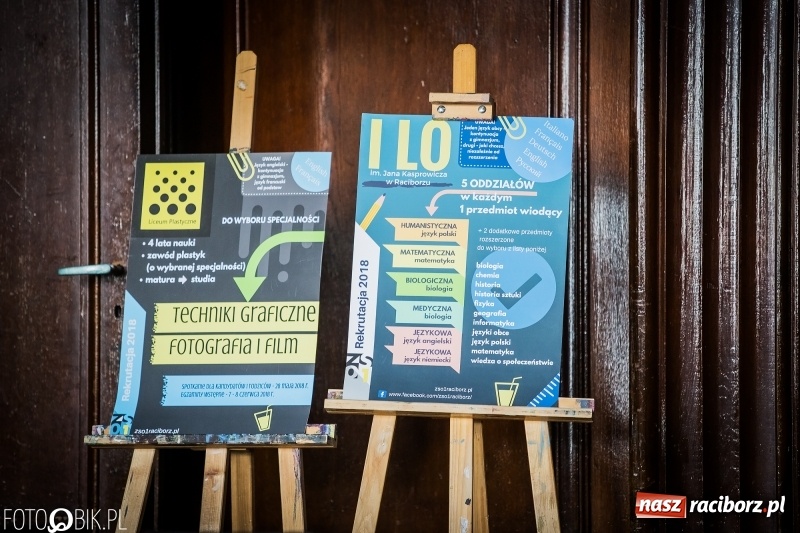 Zdjęcie w galerii na portalu naszraciborz.pl: Dni otwarte I LO. Zobacz jak uczniowie promują szkołę wiadomości z regionu