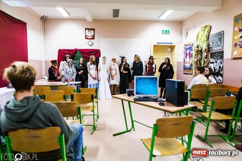 Zdjęcie w galerii na portalu naszraciborz.pl: Dni otwarte I LO. Zobacz jak uczniowie promują szkołę wiadomości z regionu