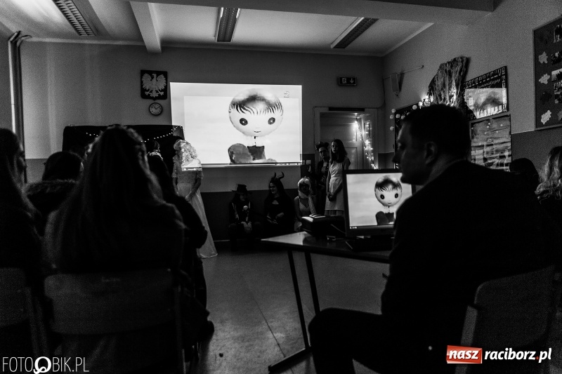 Zdjęcie w galerii na portalu naszraciborz.pl: Dni otwarte I LO. Zobacz jak uczniowie promują szkołę wiadomości z regionu