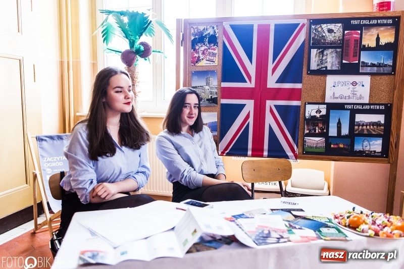 Zdjęcie w galerii na portalu naszraciborz.pl: Dni otwarte I LO. Zobacz jak uczniowie promują szkołę wiadomości z regionu