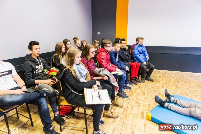 Zdjęcie w galerii na portalu naszraciborz.pl: Dni otwarte I LO. Zobacz jak uczniowie promują szkołę wiadomości z regionu