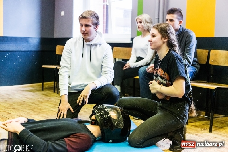 Zdjęcie w galerii na portalu naszraciborz.pl: Dni otwarte I LO. Zobacz jak uczniowie promują szkołę wiadomości z regionu