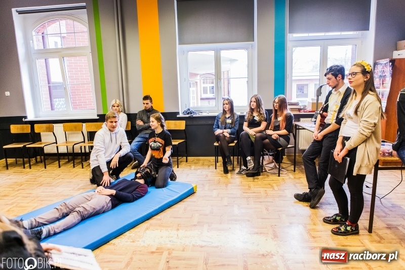 Zdjęcie w galerii na portalu naszraciborz.pl: Dni otwarte I LO. Zobacz jak uczniowie promują szkołę wiadomości z regionu