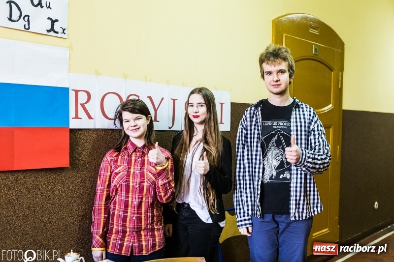Zdjęcie w galerii na portalu naszraciborz.pl: Dni otwarte I LO. Zobacz jak uczniowie promują szkołę wiadomości z regionu