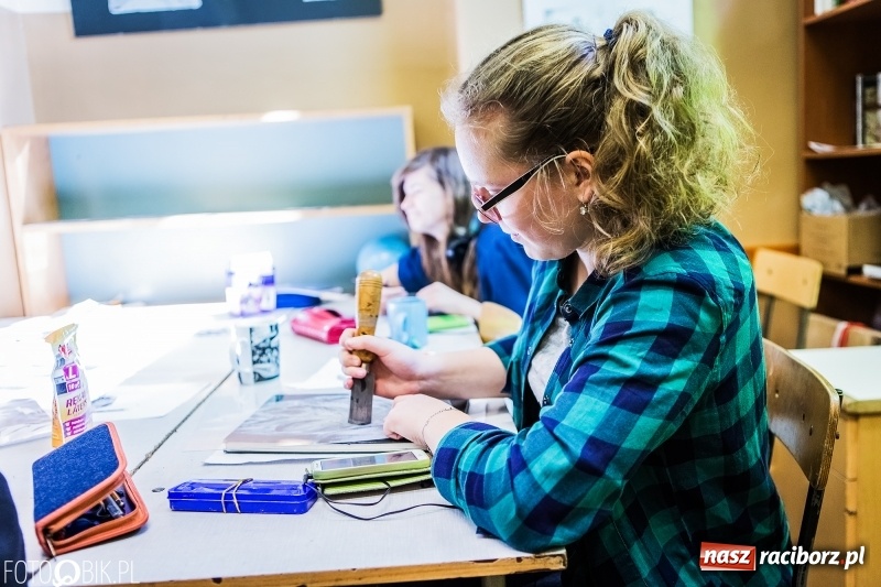 Zdjęcie w galerii na portalu naszraciborz.pl: Dni otwarte I LO. Zobacz jak uczniowie promują szkołę wiadomości z regionu