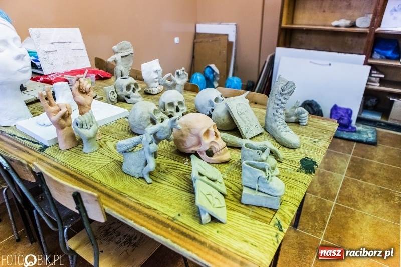 Zdjęcie w galerii na portalu naszraciborz.pl: Dni otwarte I LO. Zobacz jak uczniowie promują szkołę wiadomości z regionu