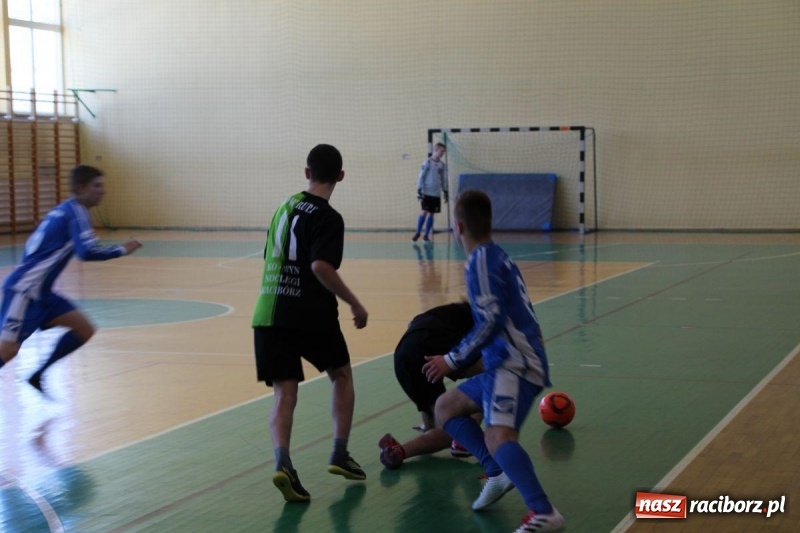 Zdjęcie w galerii na portalu naszraciborz.pl: Wychowankowie MOW w Rudach z brązowymi medalami Mistrzostw Polski w Halowej Piłce Nożnej wiadomości z regionu
