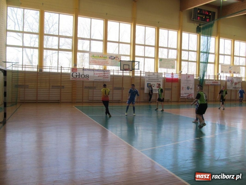 Zdjęcie w galerii na portalu naszraciborz.pl: Wychowankowie MOW w Rudach z brązowymi medalami Mistrzostw Polski w Halowej Piłce Nożnej wiadomości z regionu