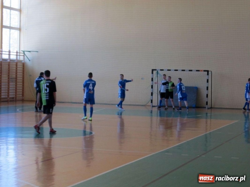 Zdjęcie w galerii na portalu naszraciborz.pl: Wychowankowie MOW w Rudach z brązowymi medalami Mistrzostw Polski w Halowej Piłce Nożnej wiadomości z regionu