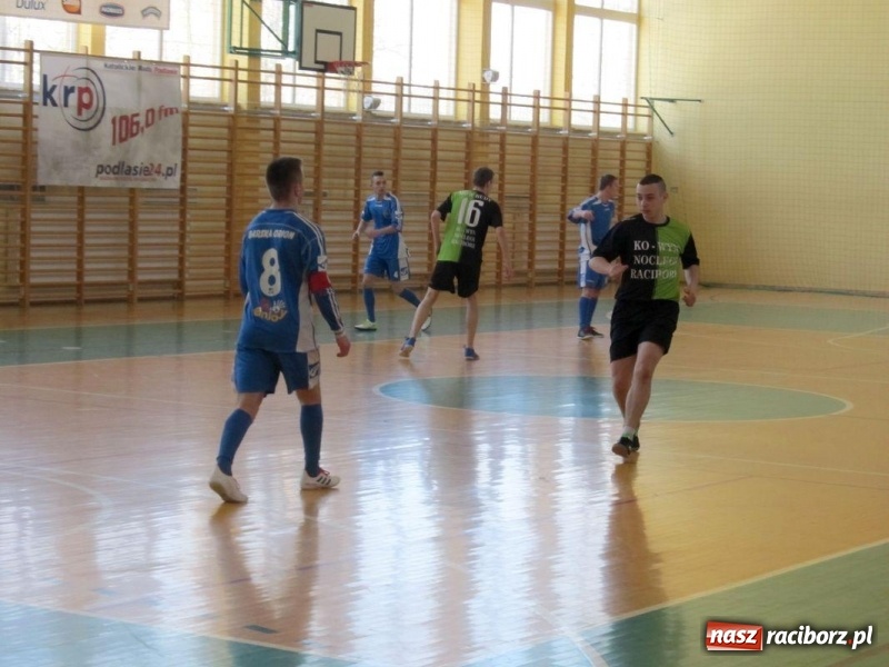 Zdjęcie w galerii na portalu naszraciborz.pl: Wychowankowie MOW w Rudach z brązowymi medalami Mistrzostw Polski w Halowej Piłce Nożnej wiadomości z regionu