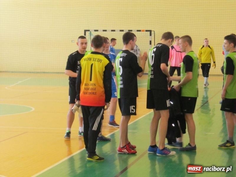 Zdjęcie w galerii na portalu naszraciborz.pl: Wychowankowie MOW w Rudach z brązowymi medalami Mistrzostw Polski w Halowej Piłce Nożnej wiadomości z regionu
