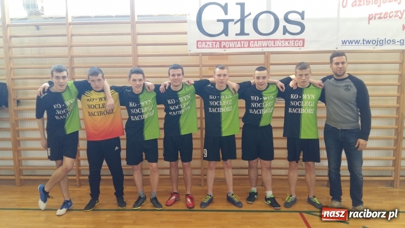 Zdjęcie w galerii na portalu naszraciborz.pl: Wychowankowie MOW w Rudach z brązowymi medalami Mistrzostw Polski w Halowej Piłce Nożnej wiadomości z regionu