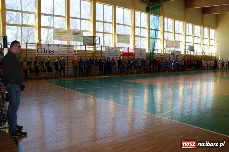 Zdjęcie w galerii na portalu naszraciborz.pl: Wychowankowie MOW w Rudach z brązowymi medalami Mistrzostw Polski w Halowej Piłce Nożnej wiadomości z regionu