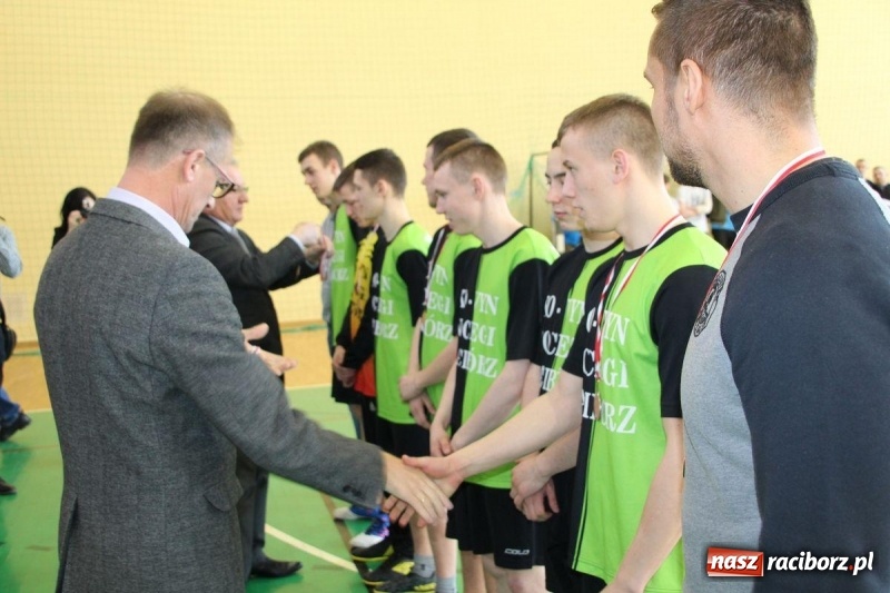 Zdjęcie w galerii na portalu naszraciborz.pl: Wychowankowie MOW w Rudach z brązowymi medalami Mistrzostw Polski w Halowej Piłce Nożnej wiadomości z regionu